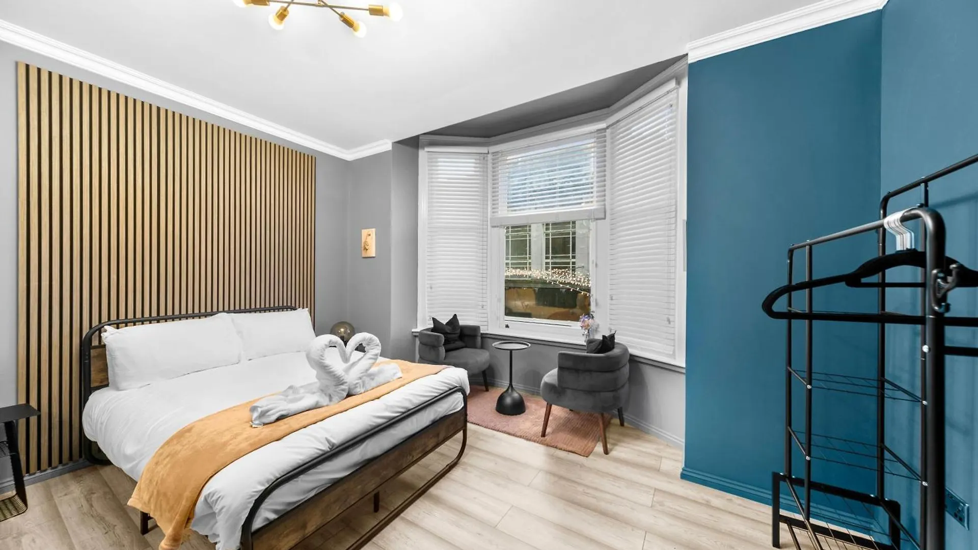 Downtown Studio 2 - Harrogate Town Centre Apartment